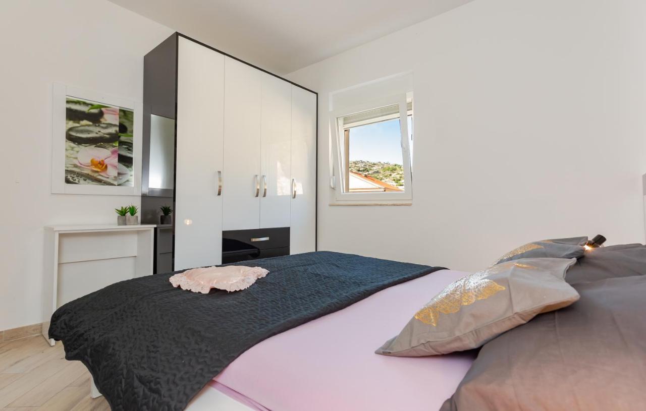 Andela 3 Apartment Макарска Екстериор снимка